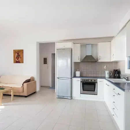 Adorable 3 Bedroom Maisonette In Pounta