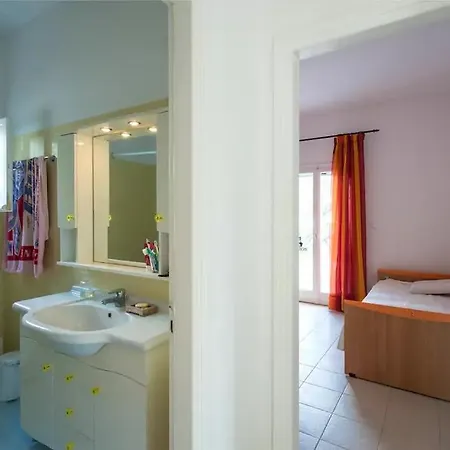 Adorable 3 Bedroom Maisonette In Pounta *